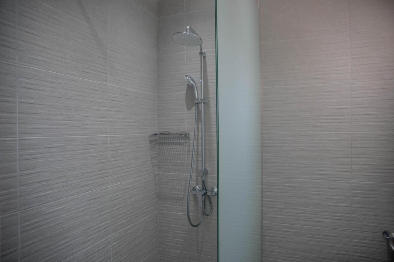Modern Apartment Not Far From The Beach Paphos Exterior photo